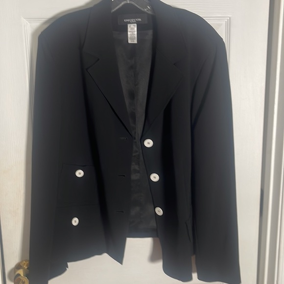 Jones of New York - Picture 7 of 7